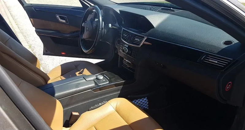 Mercedes-Benz Klasa E cena 42000 przebieg: 290000, rok produkcji 2010 z Miłomłyn małe 11